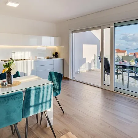 Exclusive Apartment *